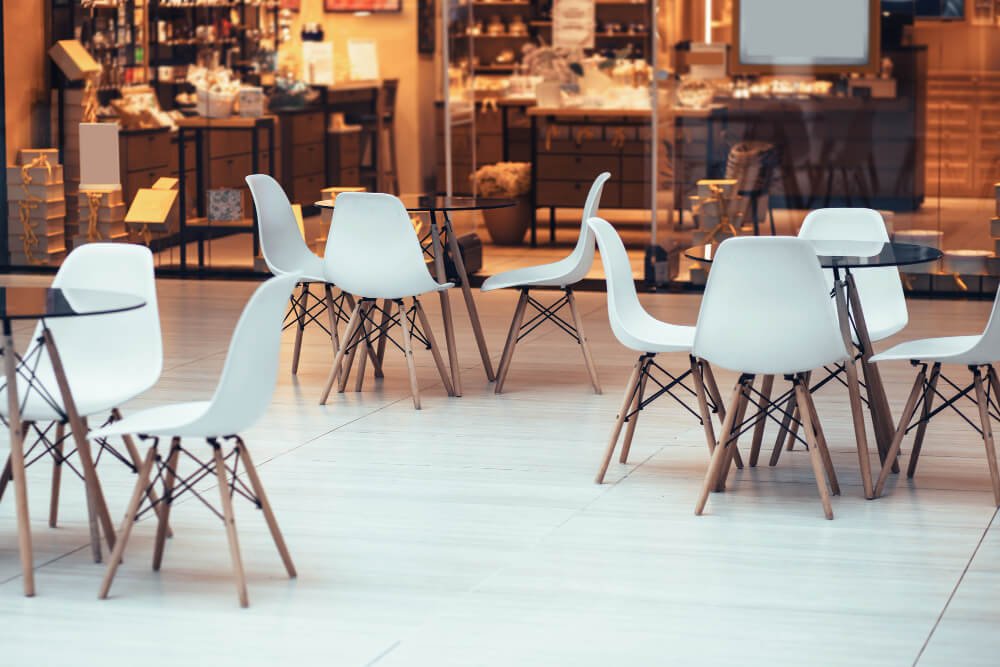 Restaurant Seating Layout for Profit and Comfort